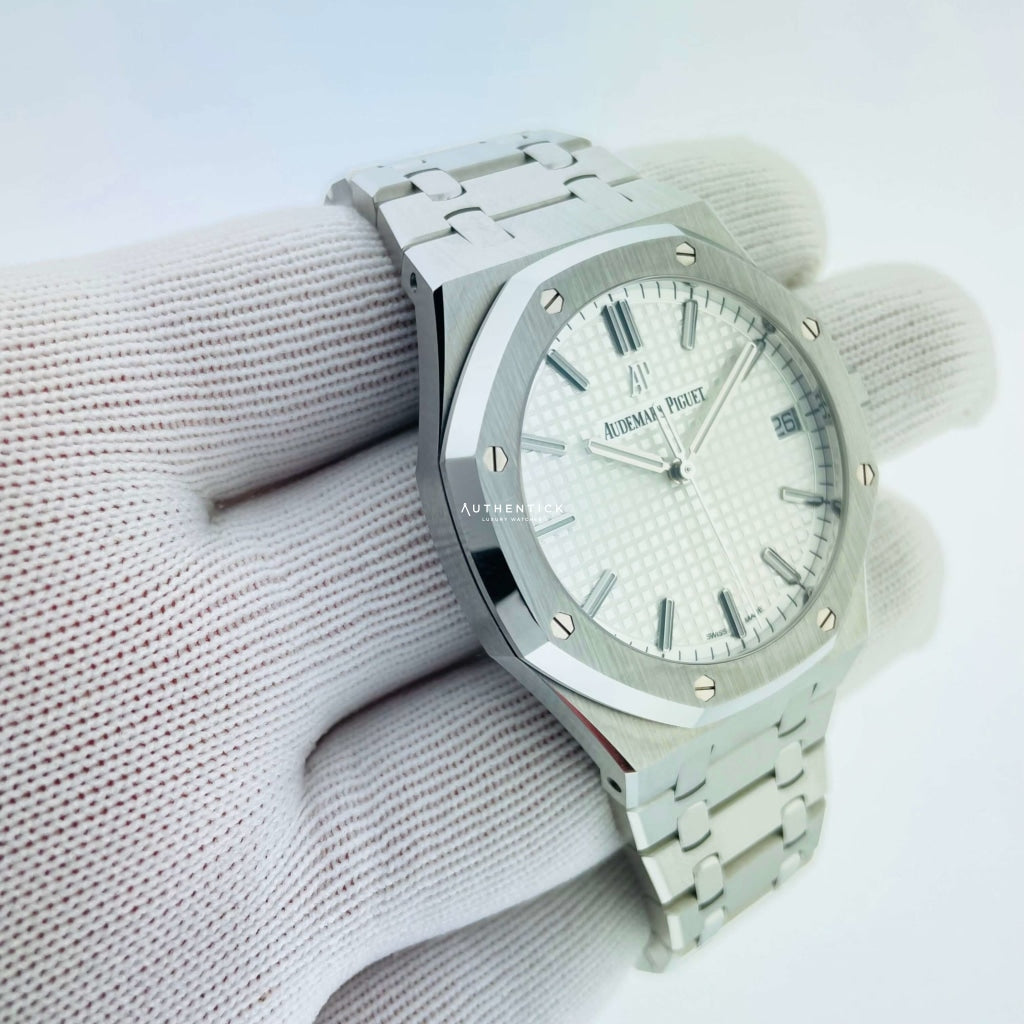 Audemars Piguet Royal Oak Automatic 41mm White Dial 15500ST.OO.1220ST.04