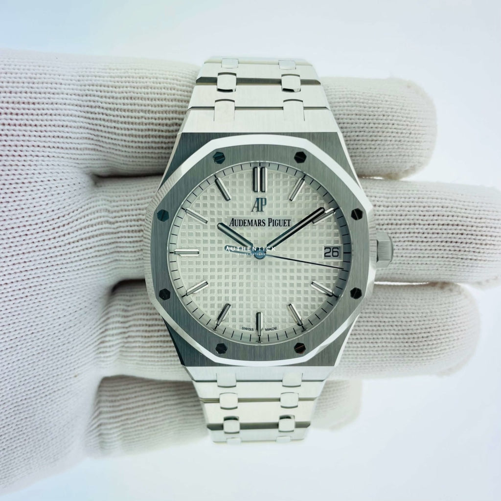 Audemars Piguet Royal Oak Automatic 41mm White Dial 15500ST.OO.1220ST.04