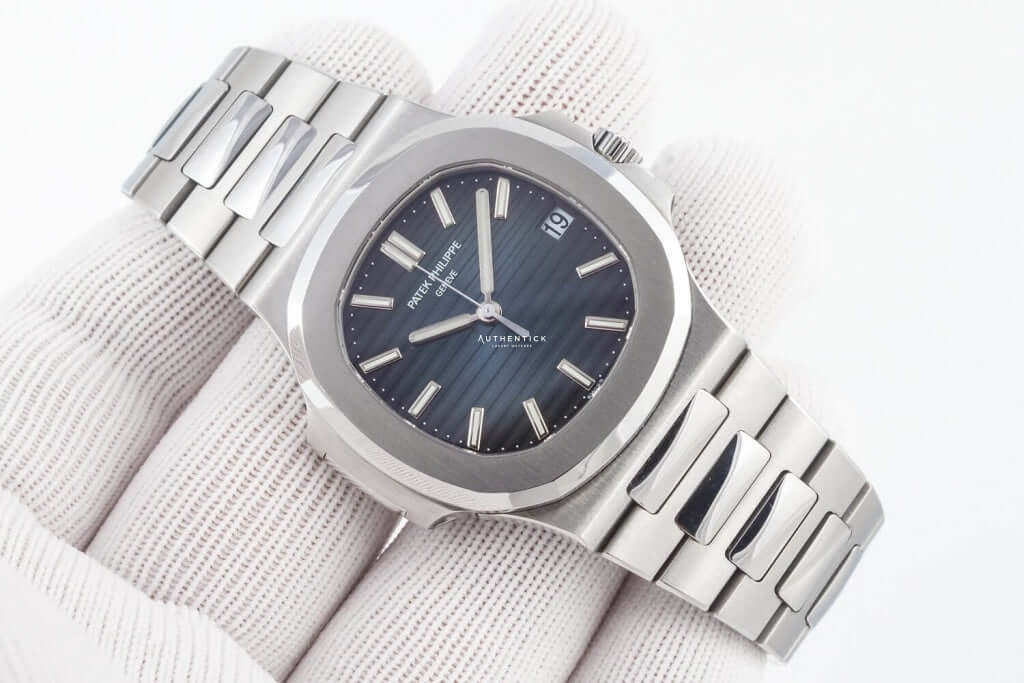 PATEK PHILIPPE NAUTILUS STAINLESS STEEL BLUE DIAL 5711/1A-010