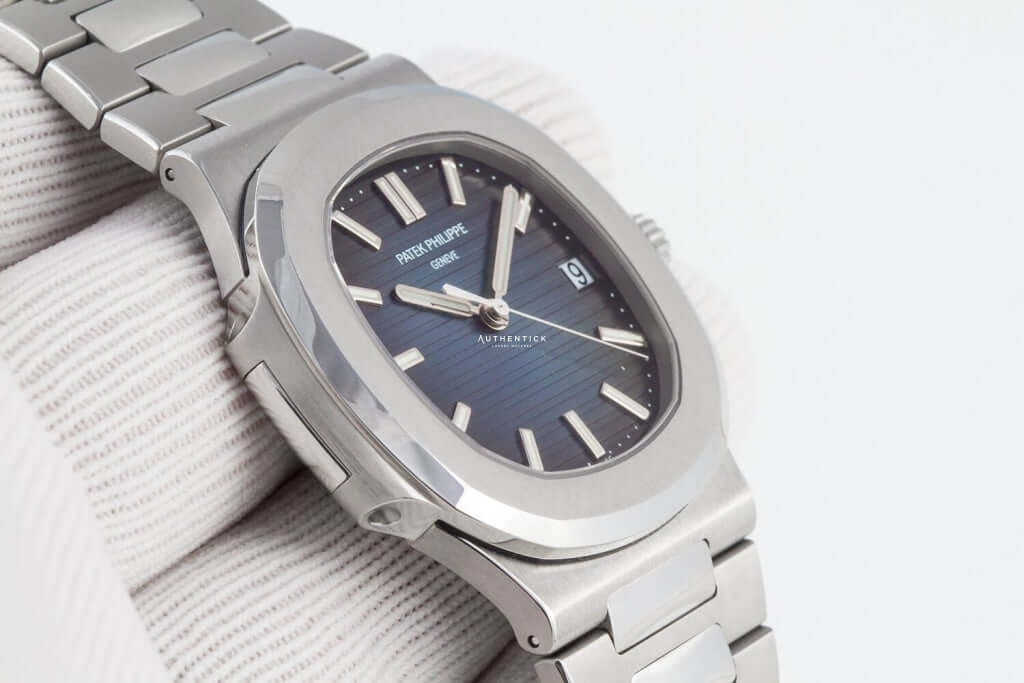 PATEK PHILIPPE NAUTILUS STAINLESS STEEL BLUE DIAL 5711/1A-010