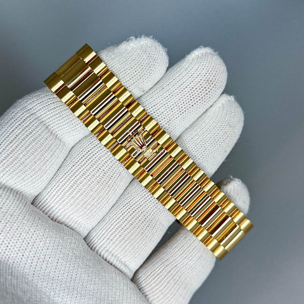 Rolex Day-Date 40 Yellow Gold Green Roman Dial 228238