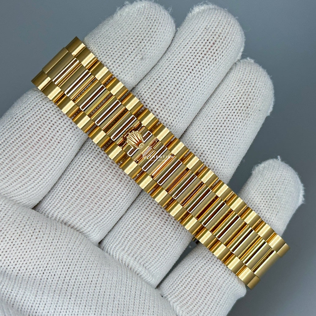 Rolex Day-Date 40 Yellow Gold Silver Roman Dial 228238