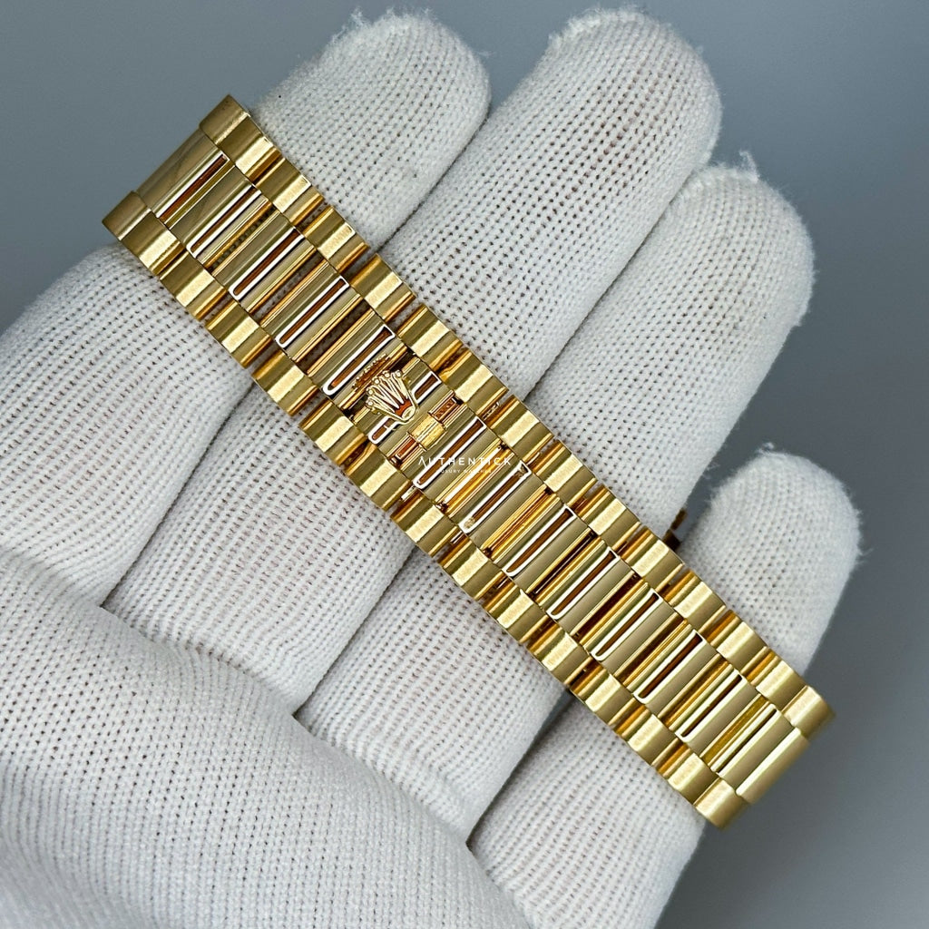 Rolex Day-Date 41 Yellow Gold Champagne Diamond Dial 218238