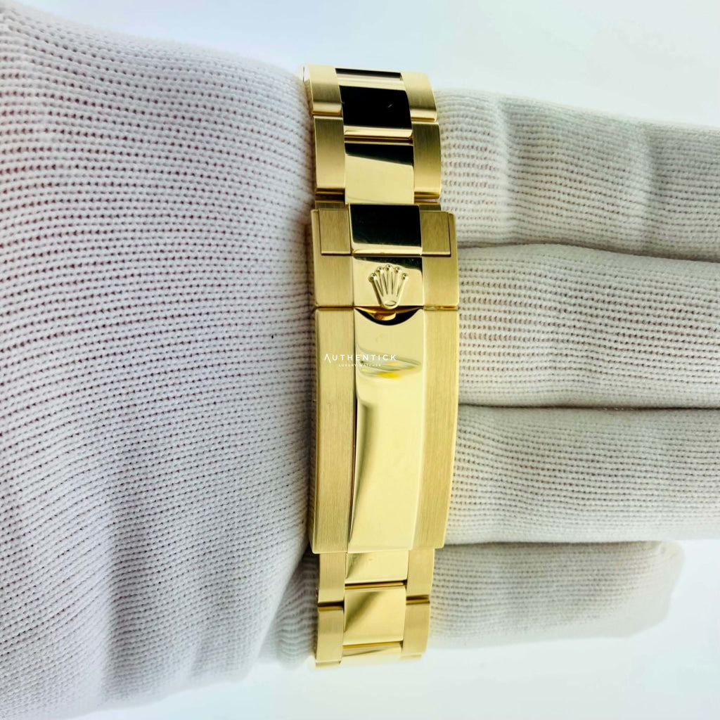 Rolex Submariner "Date" 41mm Yellow Gold Blue Dial